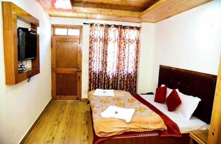Himalayan Palace Hotel Manali  Exterior photo